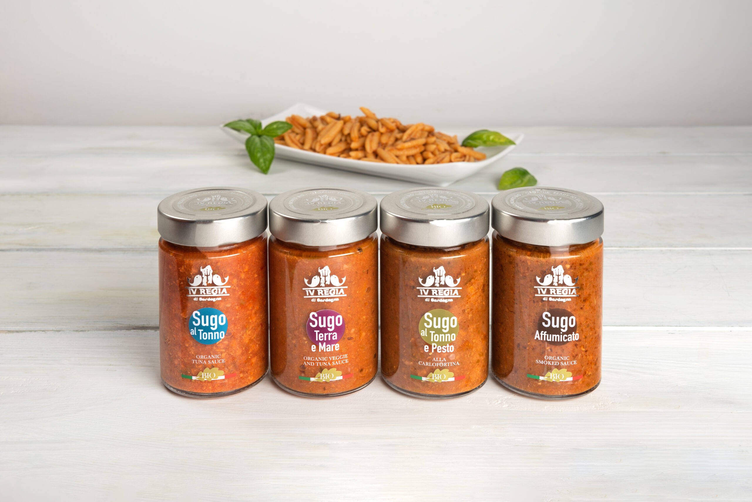 Piatto con salsa mediterranea